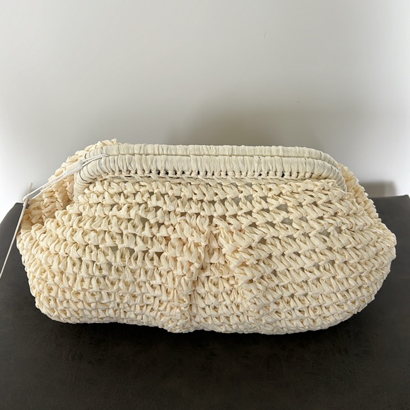 NWT Urban Expressions Cream Woven Clutch - Picture 6 of 14
